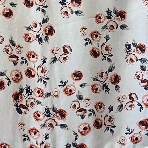 Paper Crane Off-White with Rust/Peach/Blue Floral Print Cami Top - Picture 3 of 12